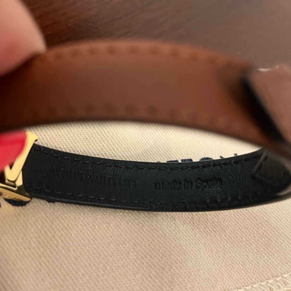 SOLD-Louis Vuitton LV Iconic Bracelet - Picture 4 of 5